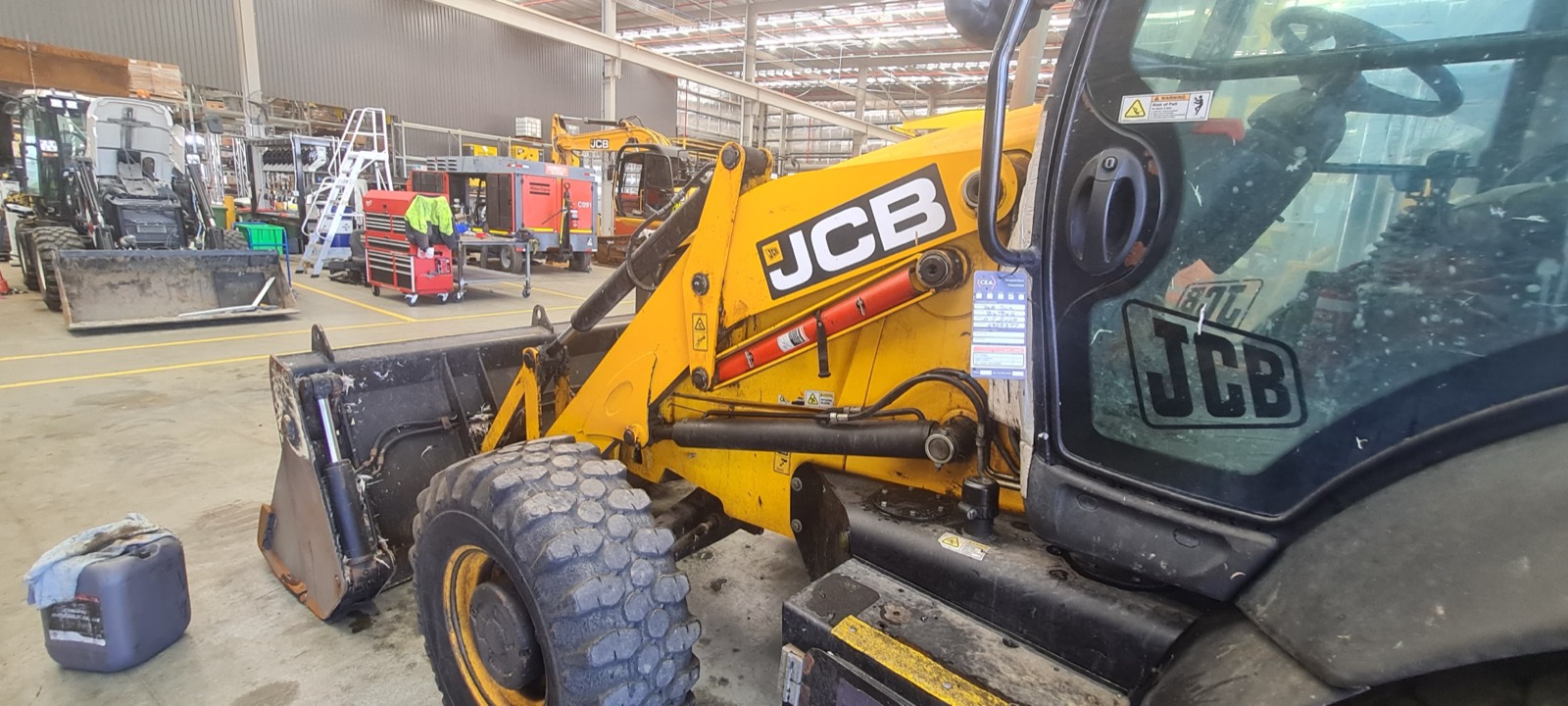 JCB loader pin and bush replacement on site